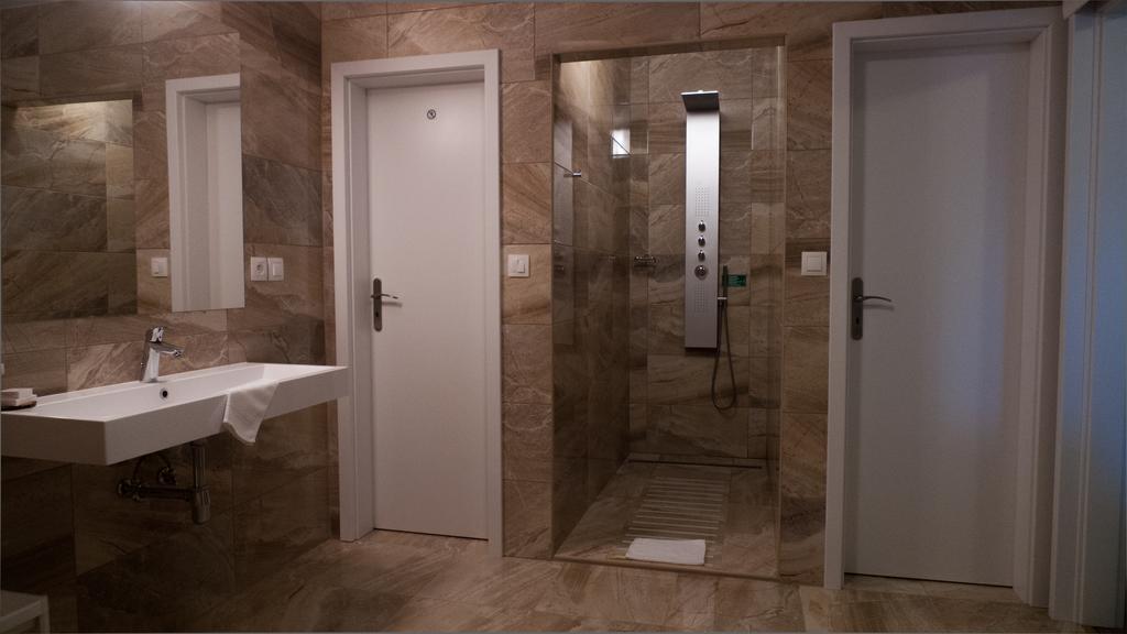 A7 Apartments Komárno المظهر الخارجي الصورة